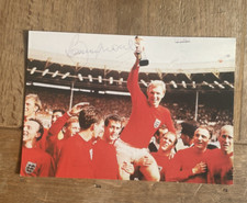 BOBBY MOORE - ENGLAND WORLD