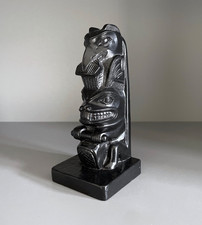 Boma Totem Raven & Beaver, black resin reproduction, Made in Canada - 14cm