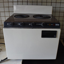 Baby Belling cooker.