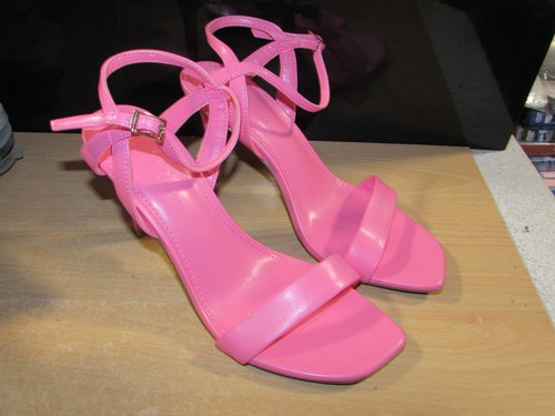Look new unworn pair - new,