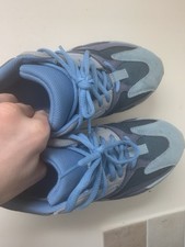  adidas Yeezy Boost 700 V1