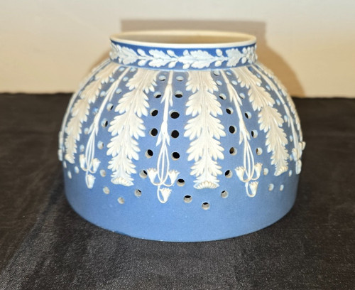 Wedgwood jasperware lamp shade - jasperware,