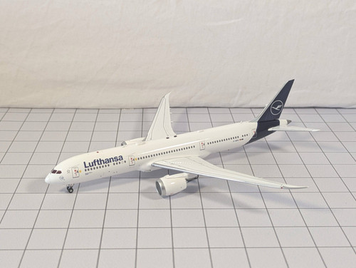 Lufthansa boeing 787 - lufthansa,
