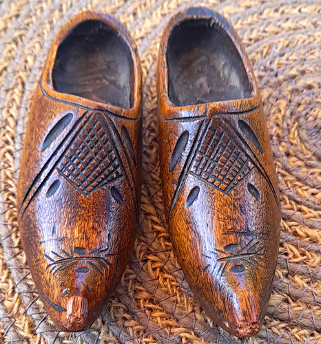 Victorian handcarved dutch - victorian,