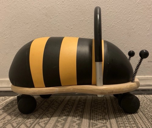 Wheely bug bee ride rolling - wheely, ride-on