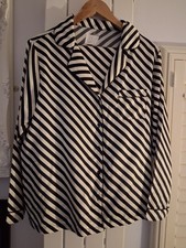 Gorgeous Ladies Pyjamas Set