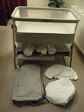 MAMAS & PAPAS LUA BEDSIDE CRIB 0-6M GREY TOTAL 4 CRIB SHEETS & SPARE PROTECTOR