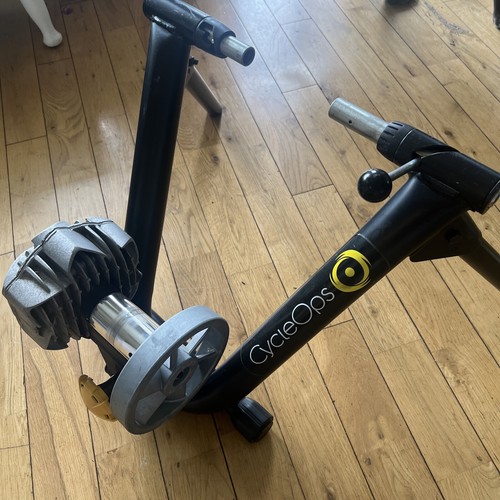 Bike trainer saris cycleops - bike,