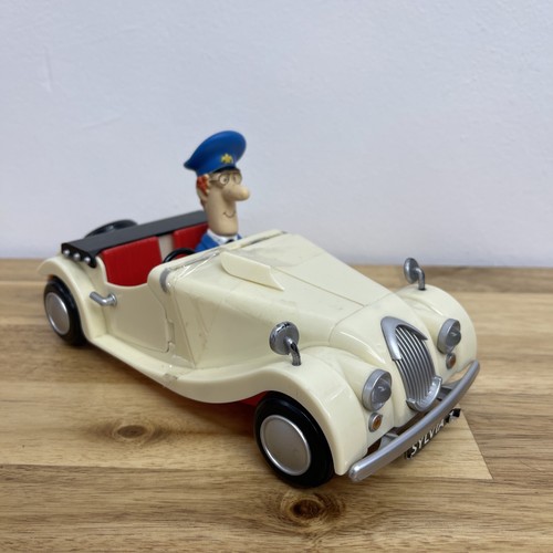 Postman pat sylvia - postman, car
