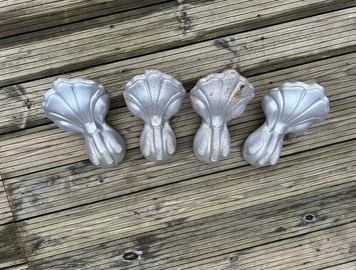Cast iron claw feet roll - iron,