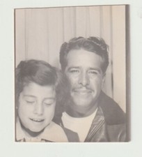 VINTAGE PHOTO BOOTH - HISPANIC