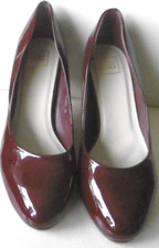 BNWT, LADIES, ELEGANT JD WILLIAMS "SOLE DIVA" WINE COLOUR COURT SHOES SIZE 7E