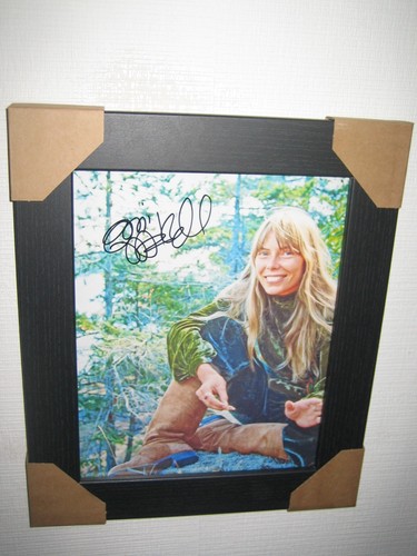 Joni mitchell signed photo - joni,