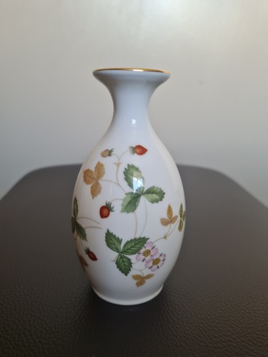 Wedgwood wild strawberry bud - wild,