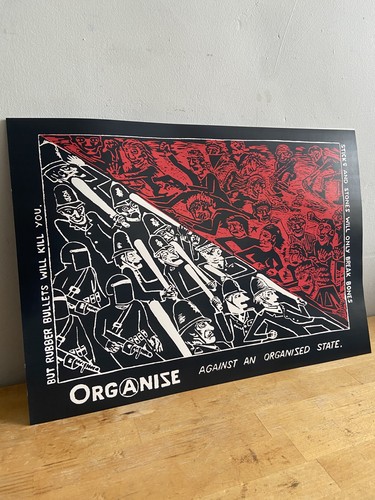 Poster organise against an - poster, -organise