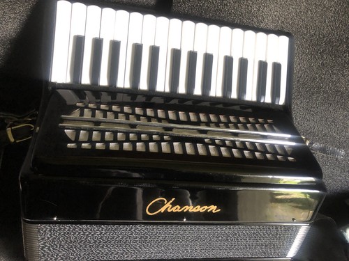 Accordion chanson bass in - 24,