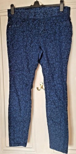 Blue floral stretchy - tu,