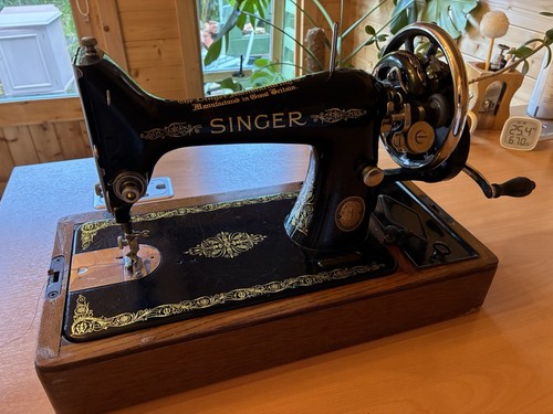 Singer vintage 99k hand crank - vintage,
