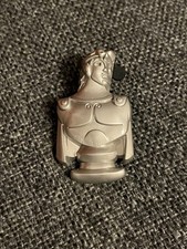 DISNEY HEROES AND VILLAINS STATUES HERCULES PIN
