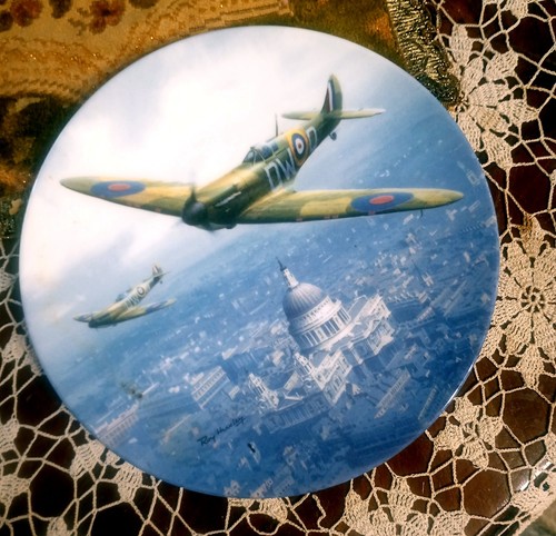 Royal doulton spitfire over - doulton,