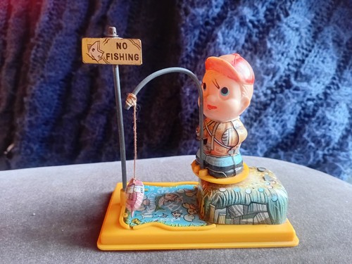 Fishing boy vintage tin - fishing,