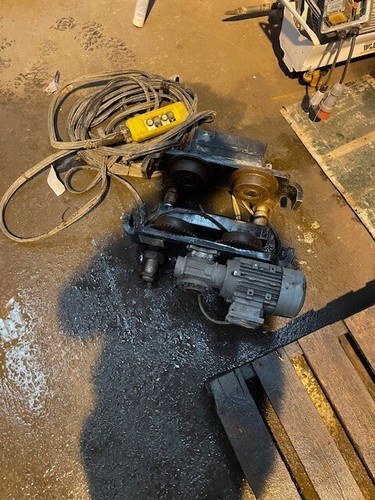 Overhead gantry hoist - overhead,