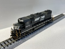 Weathered N Gauge GP38-2 Locomotive Norfolk Southern #5270 – Item #40 003 624