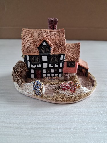 Lilliput lane saddlers inn - lane,