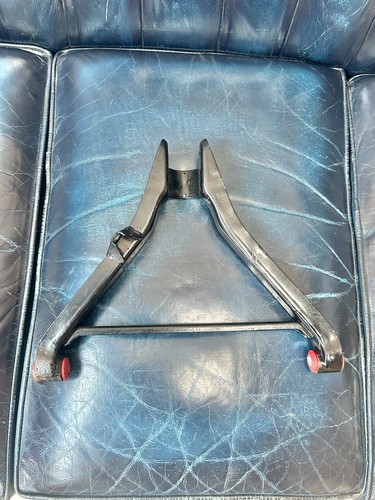Lower suspension wishbone - lower,