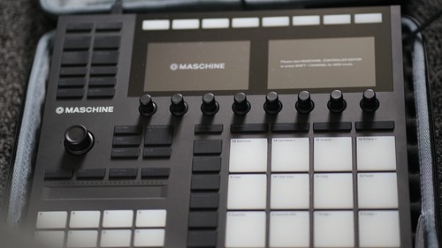 Native instruments maschine - instruments,