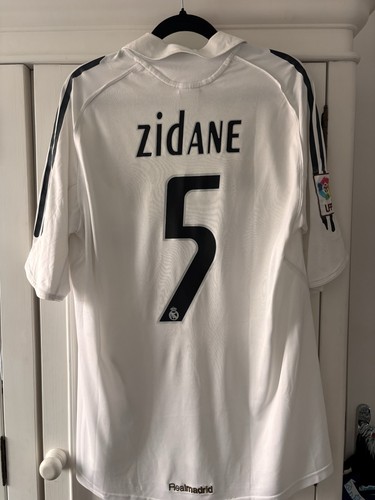 Real madrid home - 05/06,