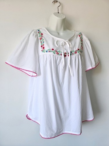 Vintage floral embroidered - vintage,