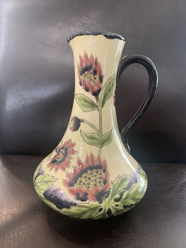 Cobridge astrantia jug - astrantia,