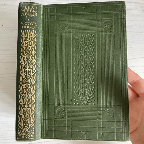 Antique vintage hardback les - hardback,