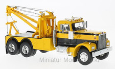 Diamond Reo Tow Truck -