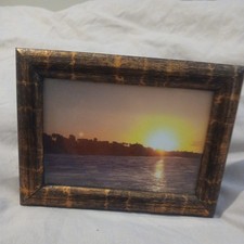 Vintege Wooden Picture  Frame Wide  7in . Length 5in hold picture 6in x 4 in