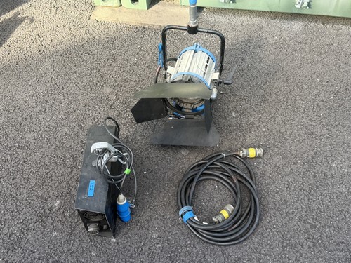 Arri 575w daylight fresnel - , inc