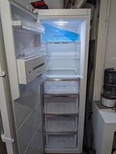 Samsung RZ32M7125WW/EU Tall One Door Freezer with All-around Cooling - White