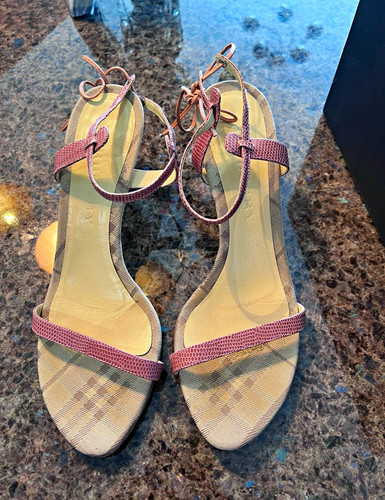 Burberry soft pink strappy - soft,