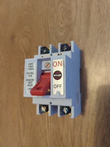 Wylex 810 double pole 100 - 100, amp