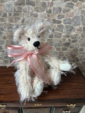 Dolls House? Miniature Quality