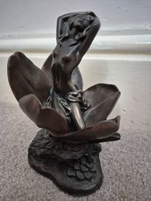 Heredities bronze figures