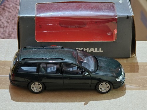 Vauxhall green omega - 1:43,