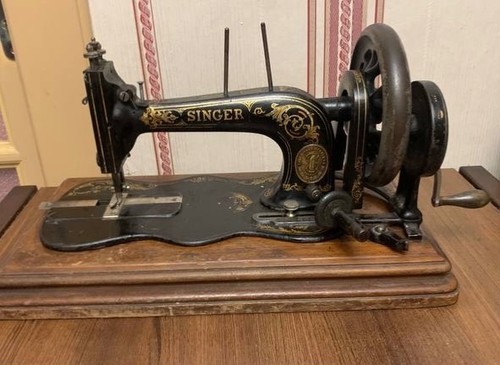 Sewing machine singer model - machine,