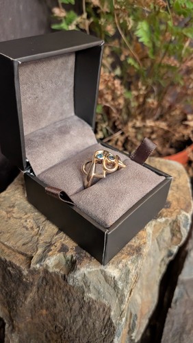 Clogau 9ct topaz entwined - 9ct,