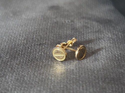 18karat saudi gold stud - 18karat,