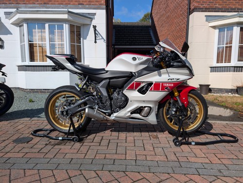 Yamaha 60th anniversary 1 - r7,