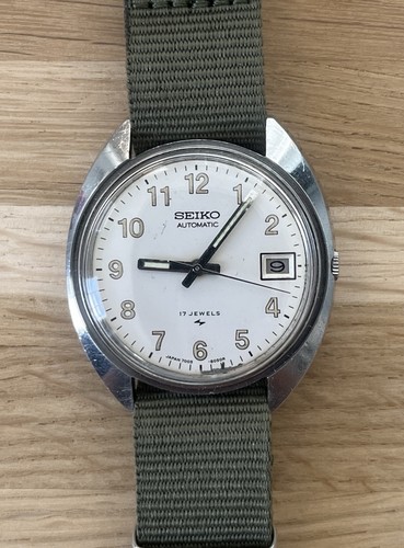Vintage seiko white dial 7005 - vintage,
