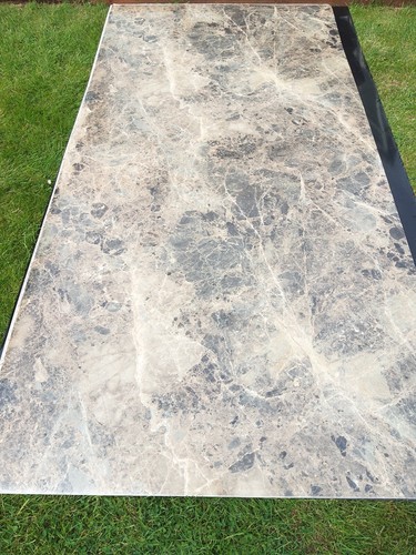 High gloss granite effect - gloss,