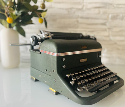 Halda typewriter 1940s - model, 6